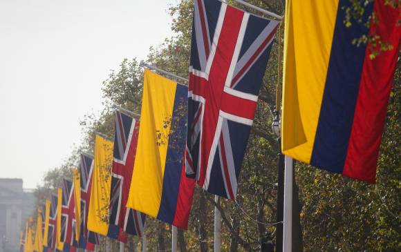 Las banderas de Colombia y el Reino Unido fueron izadas en Buckingham.