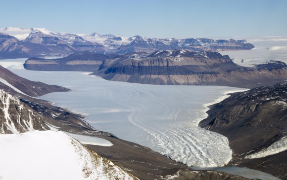 Valle Taylor en la Antártida, una región que sufre el deshielo paulatino. Es un valle relativamente seco. FOTO Nasa-EOS