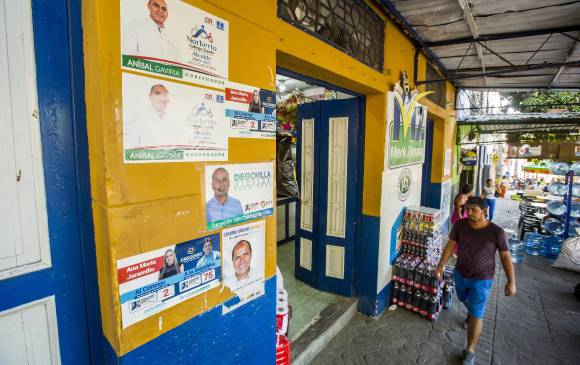 En Sopetrán (foto) la publicidad electoral tiene inundado el pueblo. En Santa Fe de Antioquia está más regulada. FOTO carlos velásquez