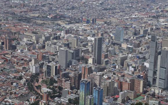 Una de las causas de la contaminación en Bogotá son los incendios forestales. FOTO COLPRENSA