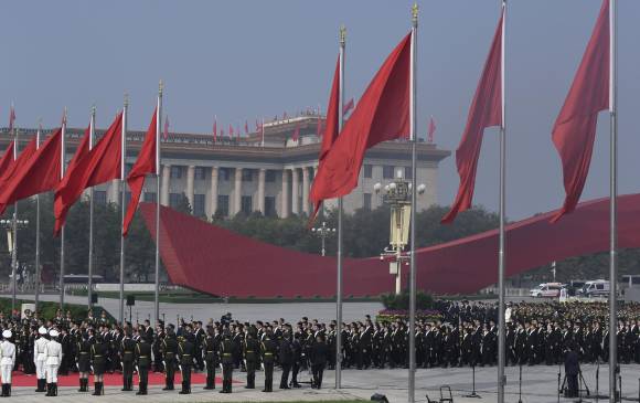 La Plaza de Tiananmen es el lugar desde el que Mao Zedong proclamó la República Popular China y en el que hoy se centran los actos conmemorativos de esta fecha. FOTO AFP