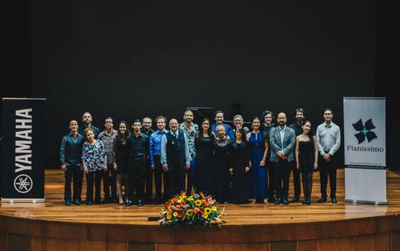 A diferencia de sus ediciones anteriores, el festival Pianissimo se realizará desde las pantallas. En esta imagen, los jurados titulares y asistentes del festival en el 2019. FOTO CORTESÍA JULIANA ROJAS