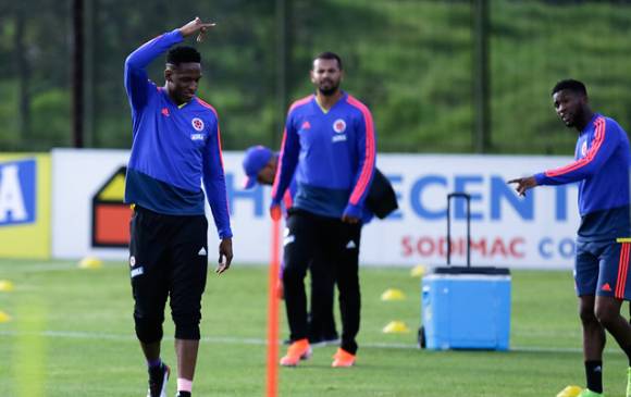 Edwin Cardona, la gran novedad en el llamado de la Selección Colombia, aquí con Yerry Mina y Jefferson Lerma. Diez días de preparación con el técnico Carlos Queiroz. FOTO colprensa