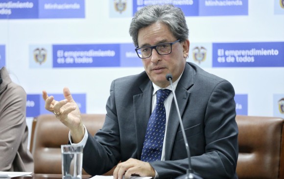 Ministro de Hacienda, Alberto Carrasquilla, prevé que antes del 20 de octubre el plan esté aprobado. FOTO colprensa