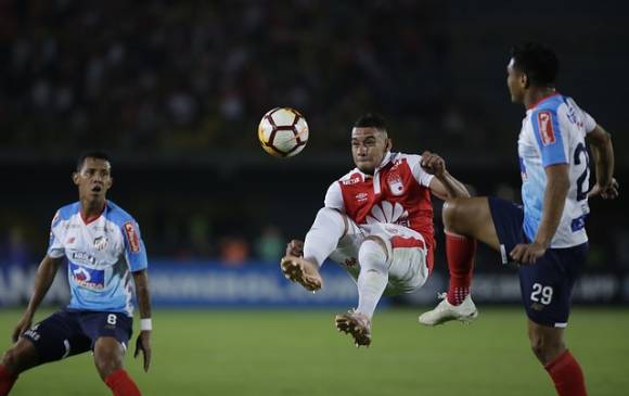 Santa Fe va en busca de su segunda final de Sudamericana. En 2015 el cuadro cardenal se alzó con el título. FOTO colprensa