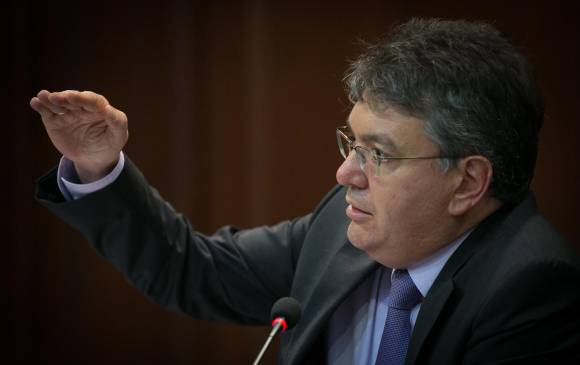 El ministro de Hacienda, Mauricio Cárdenas, afirma en diálogo con El Colombiano que “no habrá cambio en la regla fiscal”. FOTO colprensa