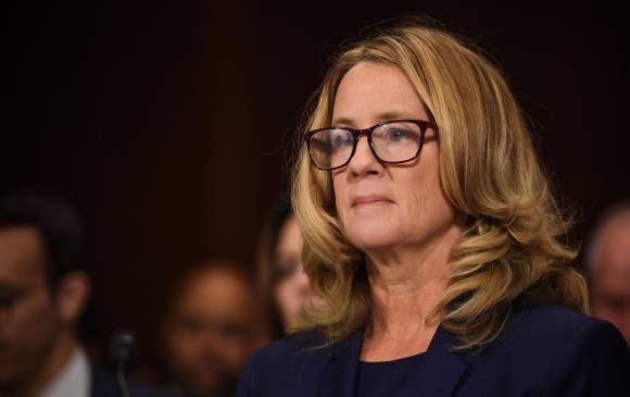 Christine Blasey, presunta víctima de abuso sexual, durante sus declaraciones ante el senado de Estados Unidos. FOTO afp
