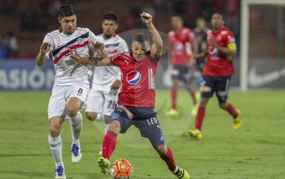 En Luis Carlos Arias, quien en 2010 le marcó a Cerro por la Libertadores, recae la esperanza de gol del DIM. FOTO RÓbinson Sáenz
