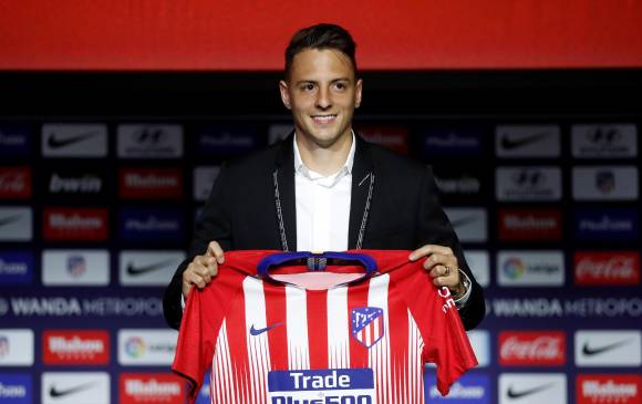 El colombiano Santiago Arias durante su presentación oficial con el Atlético Madrid. FOTO EFE