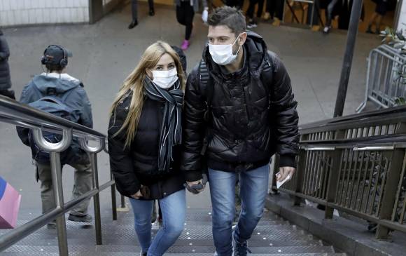 El uso del tapabocas es una de las principales medidas de protección contra el coronavirus. FOTO: EFE 