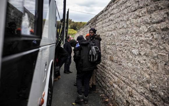 Desde el comienzo de la operación permanece incierto el futuro de 1.300 inmigrantes menores no acompañados. FOTO AFP 