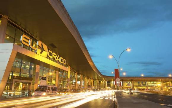En los últimos días el aeropuerto fue cerrado varias veces por condiciones climáticas. FOTO COLPRENSA