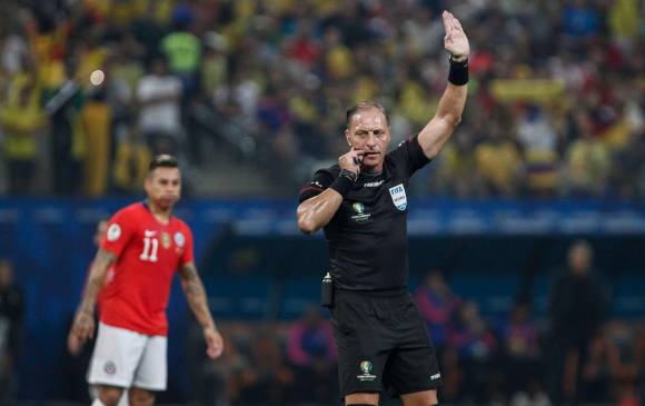 Pitana le anuló un gol a Chile por fuera de lugar. Foto: AFP