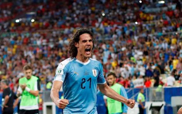 El delantero y goleador uruguayo, Edison Cavani, regresa a la Selección para las fechas por la Eliminatoria al Mundial de Catar 2022. FOTO EFE