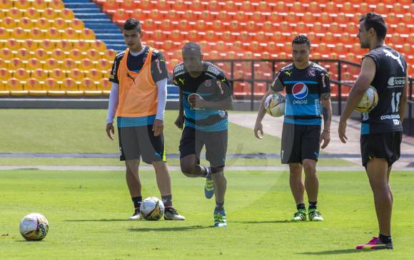 Jorge Arias, Juan David Valencia y Luis Carlos Arias, en trabajos de definición. FOTO juan a. sánchez