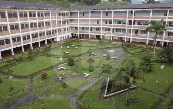En esta edificación, donde antes funcionaba el Seminario Cristo Sacerdote, será construida la colonia carcelaria. FOTO ROBINSON SÁENZ