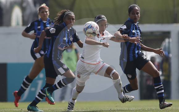 Envigado sigue sin conocer el triunfo en dos presentaciones, ambas en casa. Le falta gol. FOTO Manuel Saldarriaga 