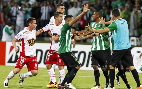 La bochornosa despedida de Huracán en el Atanasio