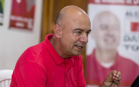 El mandatario electo ganó la contienda con 2.449 votos que representan el 35 % del total de la participación en uno de los municipios cafeteros del Suroeste antioqueño. FOTO JUAN ANTONIO SÁNCHEZ