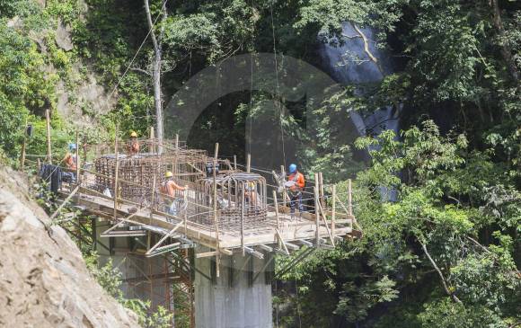 Nueva vía a Puerto Valdivia: 38 km, 10 túneles y 68 puentes