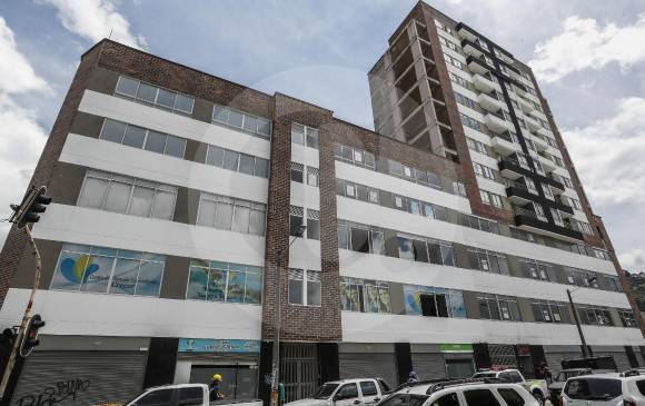 Para que la constructora realice los estudios de vulnerabilidad sísmica y se tomen las medidas necesarias para garantizar la estabilidad de la estructura, fue necesario que los residentes de Babilonia fueran evacuados. FOTO Róbinson sáenz