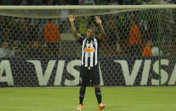 Ronaldinho cuando visitó el Atanasio Girardot con Atlético Mineiro. FOTO ARCHIVO 