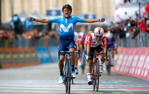 Carapaz le entregó el primer triunfo del Giro al Movistar. FOTO: AFP