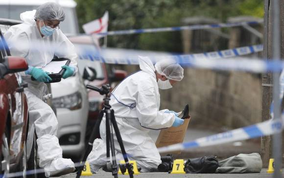 Las autoridades acordaron la zona donde fue asesinada Cox. FOTO Reuters