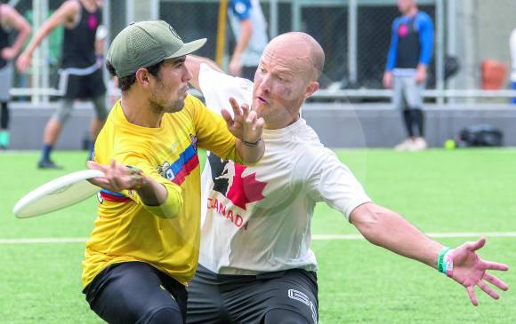 Ha crecido tanto esta tendencia en la ciudad que ya albergó el Torneo Internacional Eterna Primavera, con amplia participación. En la foto, un juego Colombia vs. Canadá. FOTO Róbinson Sáenz