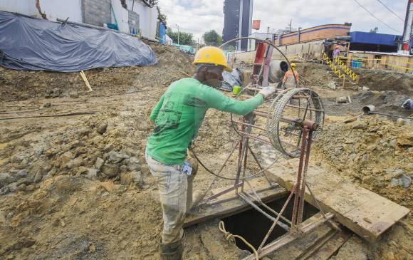 Obras en ejecución en la loma de Los Parra con transversal Inferior. FOTOS edwin bustamante y donaldo zuluaga