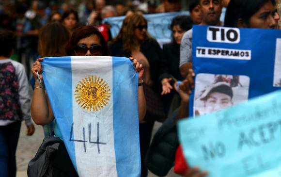 Familiares d elos 44 tripulantes del submarino ARA San Juan piden celeridad en la investigación. FOTO: EFE