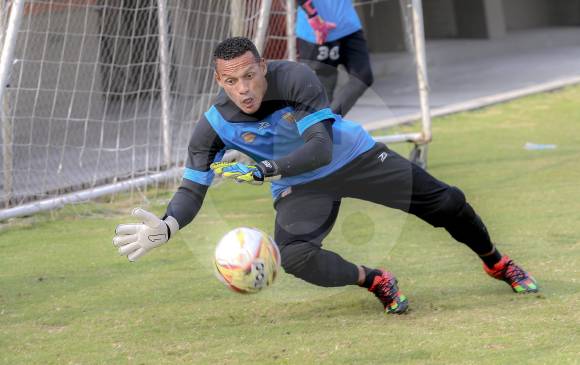 Bréiner Castillo aporta experiencia en el equipo naranja que hoy enfrenta a la escuadra de Carlos Navarrete. FOTO Juan A. Sánchez