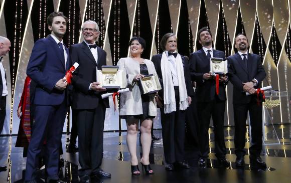 Los directores Xavier Dolan y Ken Loach, la actriz Jaclyn Jose y los actores Jean-Pierre Leaud y Shahab Hosseini. FOTO agencia afp
