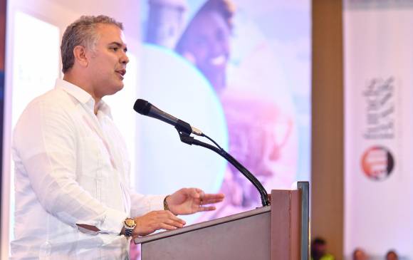 El presidente Iván Duque dijo ayer en la mañana, antes de conocer el plan terrorista denunciado por el fiscal, que acudiría hoy a Cauca a conversar con los indígenas, como prometió. FOTO Presidencia