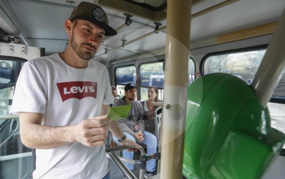 Cada vez llegan más rutas metropolitanas a la integración con la tarjeta Cívica, un proceso electrónico de pago que agiliza los viajes y trae beneficios económicos y sociales. FOTO Manuel saldarriaga