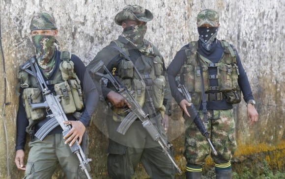 Guerrilleros del frente de guerra Occidental del Eln en Chocó. FOTO MANUEL SALDARRIAGA