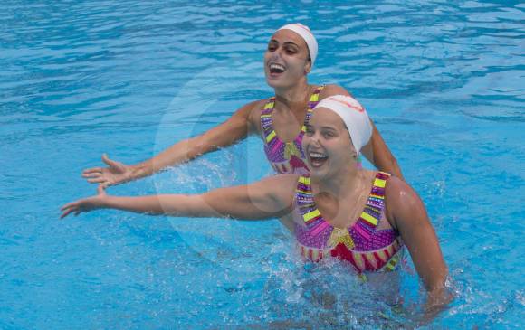Las dos antioqueñas Mónica Sarai Arango y Estefanía Álvarez integrantes del dúo natación artística. FOTO JUAN ANTONIO SÁNCHEZ