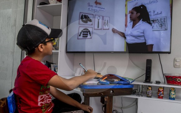 Aunque los países inician con gradualidad el regreso a clases, los consultados sostienen que en el mundo se deben seguir explorando caminos en la virtualidad. FOTO Juan Antonio Sánchez