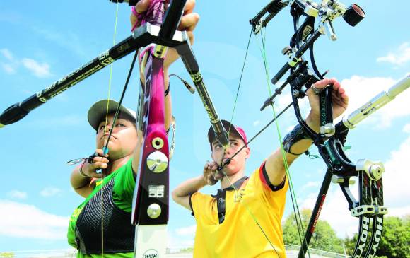 Mariana Ospina y Alejandro Gil los reyes de los Juegos Departamentales, cada uno ganó ocho oros. FOTO Manuel Saldarriaga
