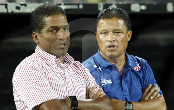Alexis García junto a Carlos Panelo Valencia, quien será uno de sus asistentes en el banco de Santa Fe. El otro será Gerardo Bedoya.