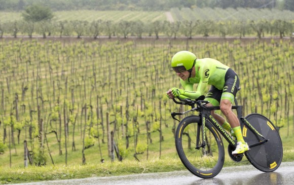Pese al infortunio de ayer, Rigoberto Urán, dice que luchará para seguir en la pelea del Giro. No pierde la esperanza. FOTO ap