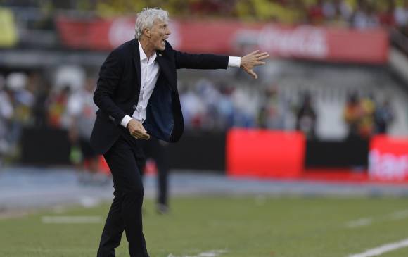 Ante Chile y Argentina, el técnico José Pekerman tendrá las dos pruebas más difíciles desde que asumió las riendas de la Selección. Tiene la obligación de sumar en ambos duelos. FOTO ap 
