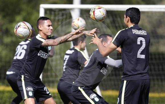 Gilberto García o Daniel Bocanegra, uno de los dos, será el lateral derecho para enfrentar a Huracán. FOTO manuel saldarriaga