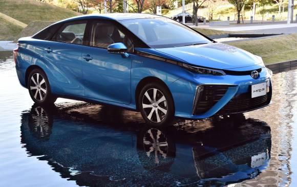  El 15 de diciembre Toyota comenzará a vender en Japón el Mirai, primer carro de hidrógeno producido en serie. FOTO AFP