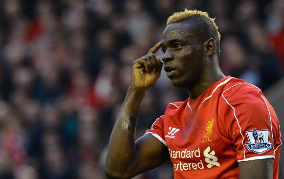Balotelli recibió cerca de 8.000 mensajes negativos desde el inicio de la temporada. FOTO AFP