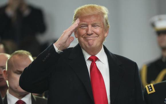 Donald Trump promueve más información falsa en internet en contra de su contendor en las elecciones presidenciales de noviembre, Joe Biden. Redes tratan de poner tatequieto. FOTO EFE