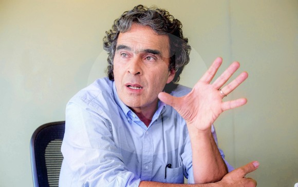 El candidato presidencial y exgobernador de Antioquia, Sergio Fajardo, explicó decisión tomada en su administración. FOTO Juan Sánchez