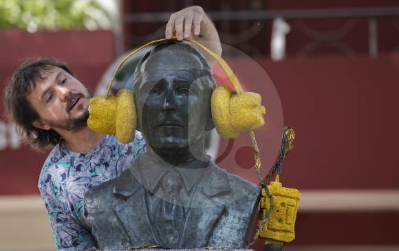 Las esculturas fueron intervenidas con poliuretano, están recubiertas de resina poliéster y fueron pintadas para simular el bronce original. El cambio de las obras es temporal. FOTOs donaldo zuluaga