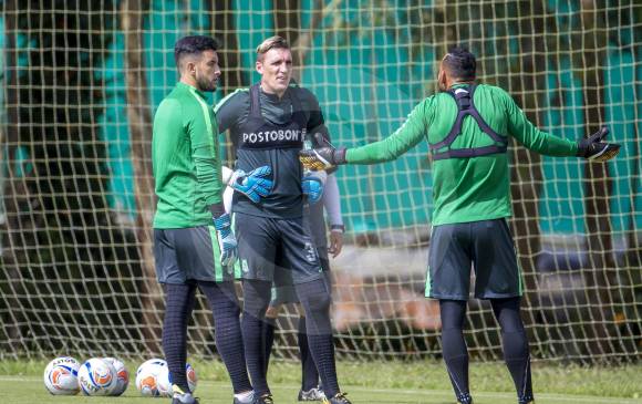 Después de la salida de Armani, Cristian y Camilo Vargas podrían tener mayores opciones en la portaría verde. Sin embargo, llegaría un refuerzo para esa posición. FOTO archivo Juan a. sánchez