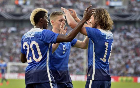 Al igual que el pasado viernes ante Holanda, el seleccionado norteamericano remontó el marcador en los minutos finales. FOTO AP